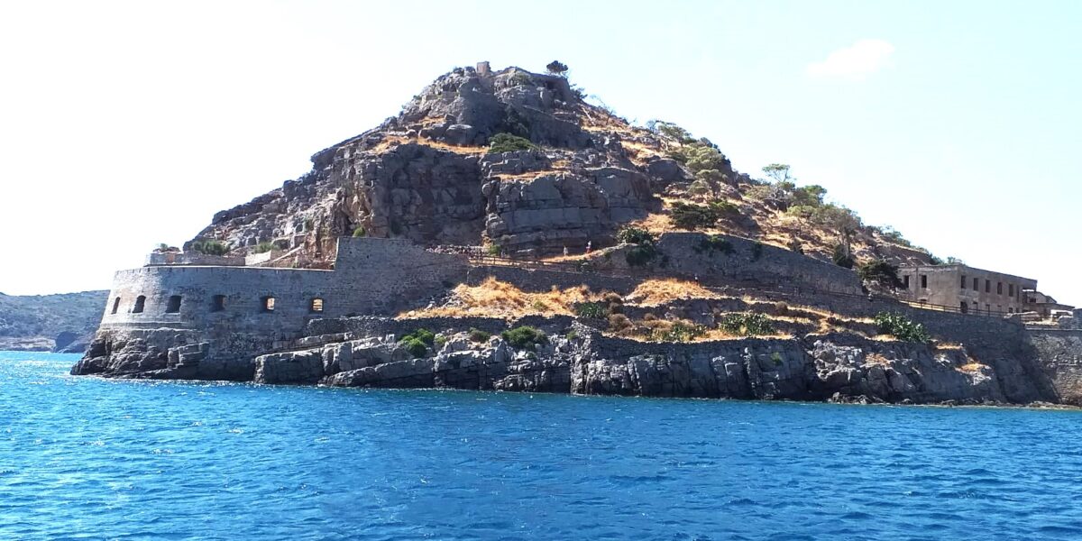 Padesátka na Krétě: Laskavci, smutná Spinalonga a stříbrný poklad v Heraklionu